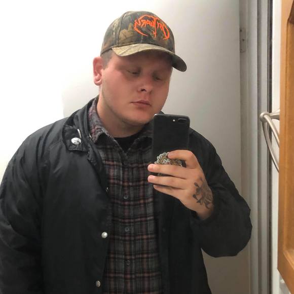 Meet your Posher, Chris - Picture 1 of 1